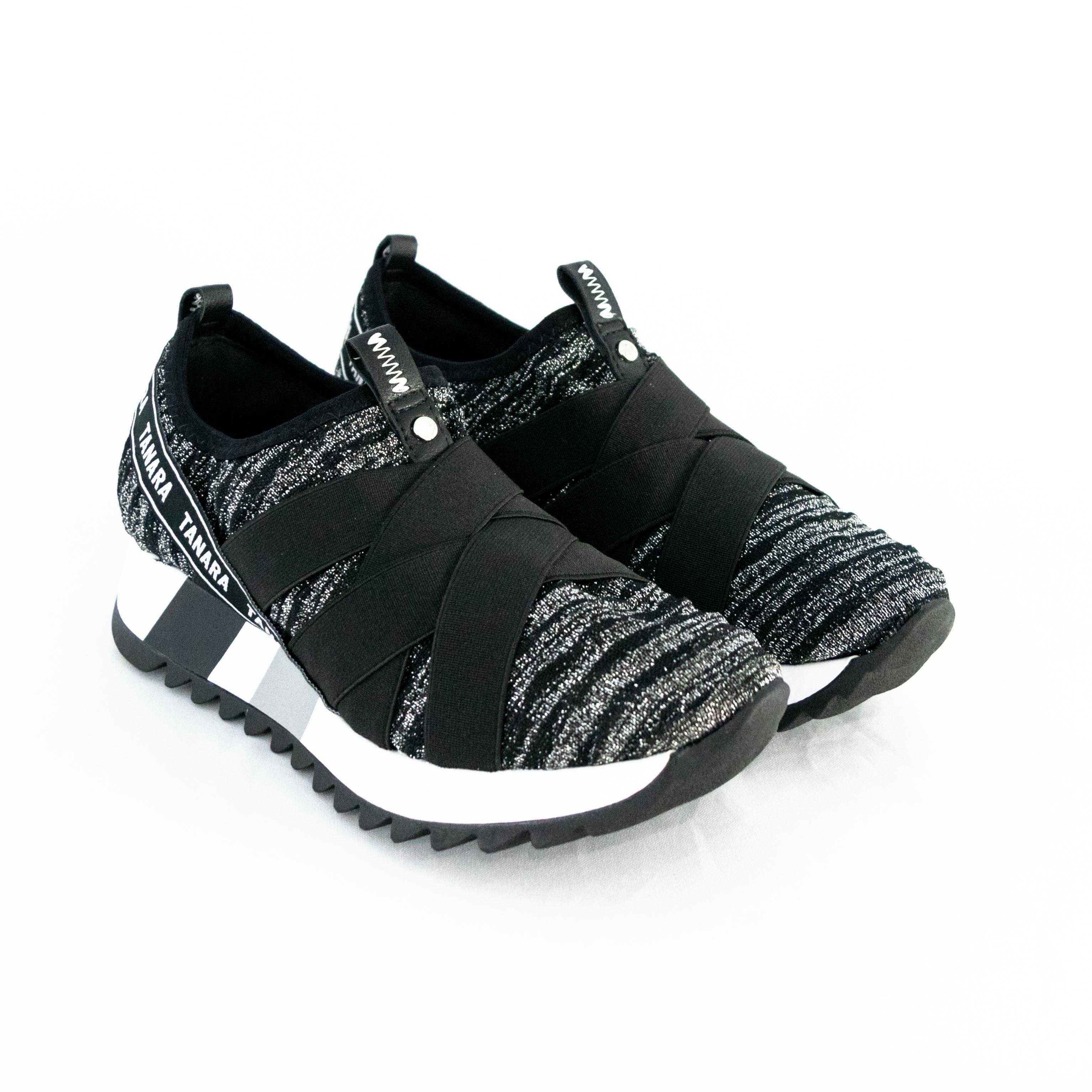 tenis brilhoso preto