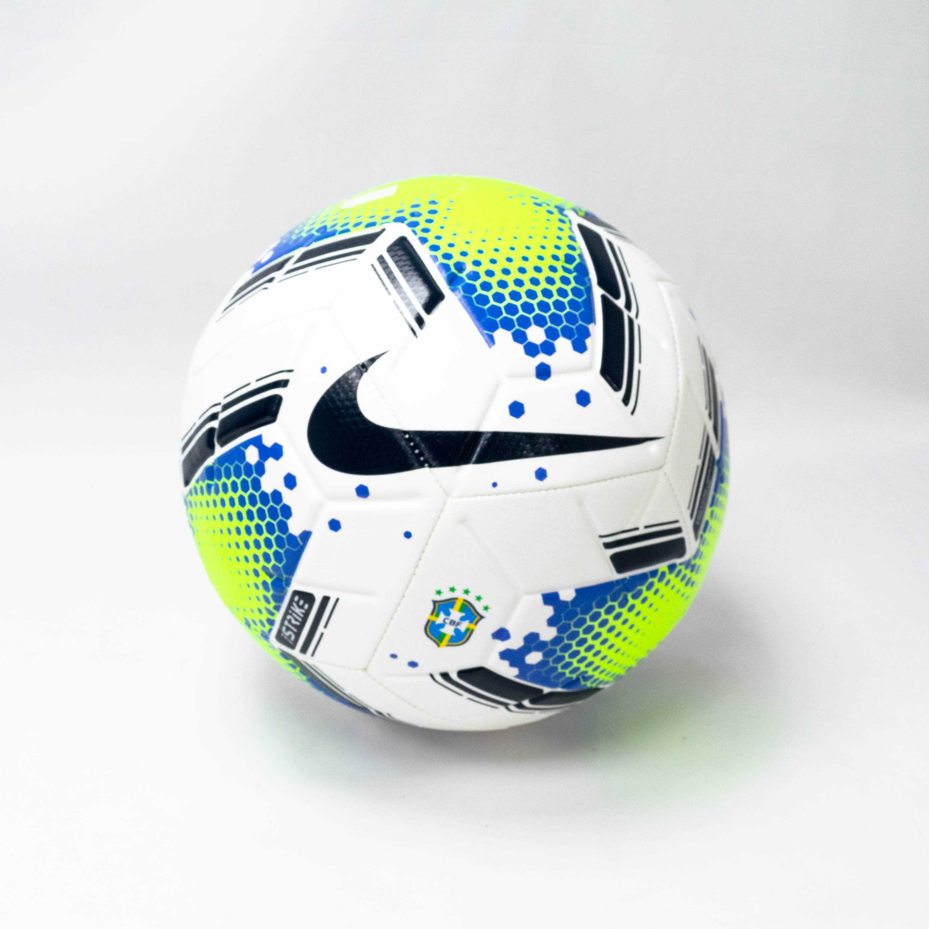 bola pequena da nike