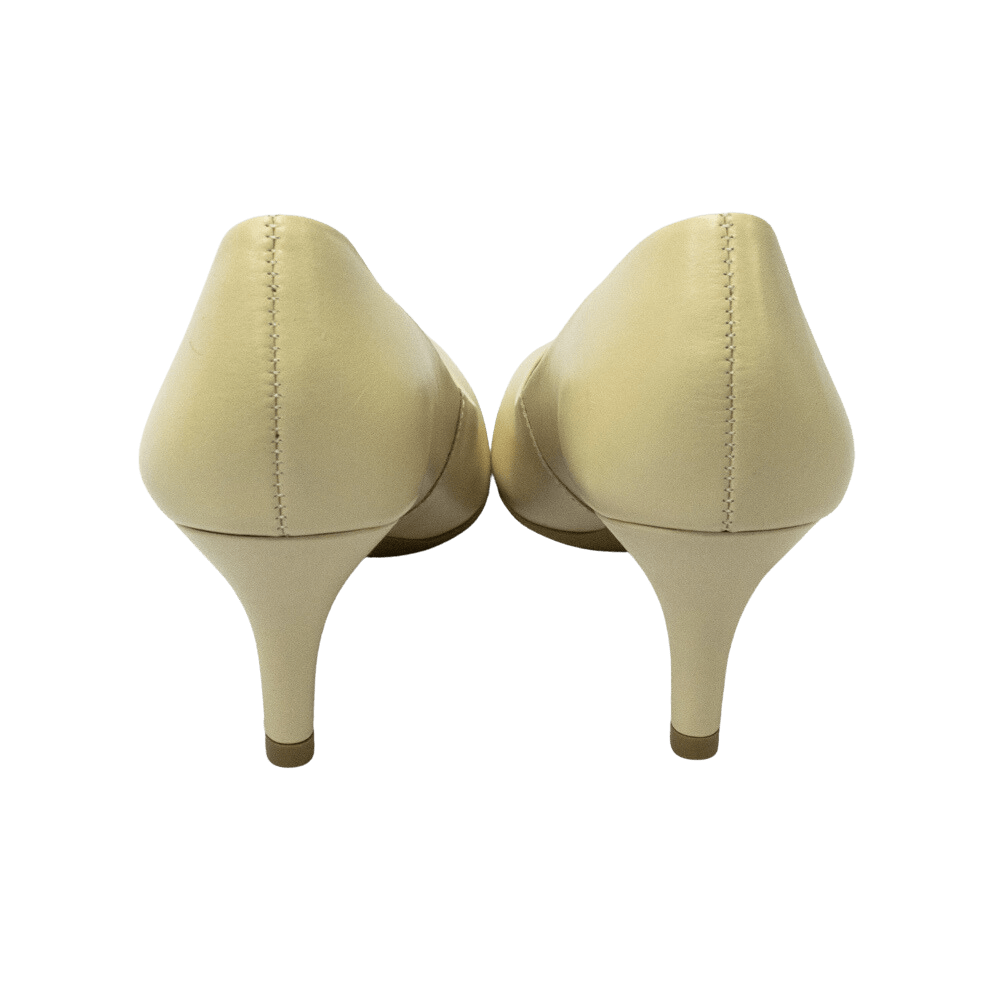 Sapato Usaflex Z7601094 Scarpin em Couro Natural Vanilla Sapato Usaflex Z7601094 Scarpin em Couro Natural Vanilla