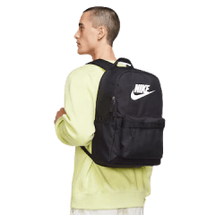 Mochila Nike DC4244-010 Heritage Capacidade de 25 litros