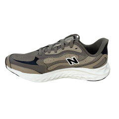 Tênis New Balance ARISHI V4 Fresh Foam Marrom