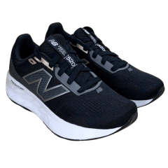 Tênis New Balance 520 V9 Fresh Foam Preto Bege