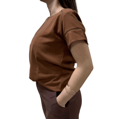 Blusa Rosa Tatuada 10543 Supremo Flow com detalhe em Renda Marrom Café